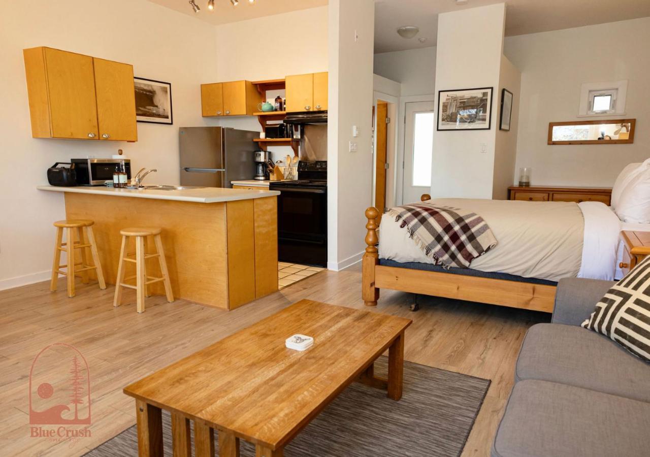 Wave Haven Waterfront Condo Hotel Tofino Kültér fotó